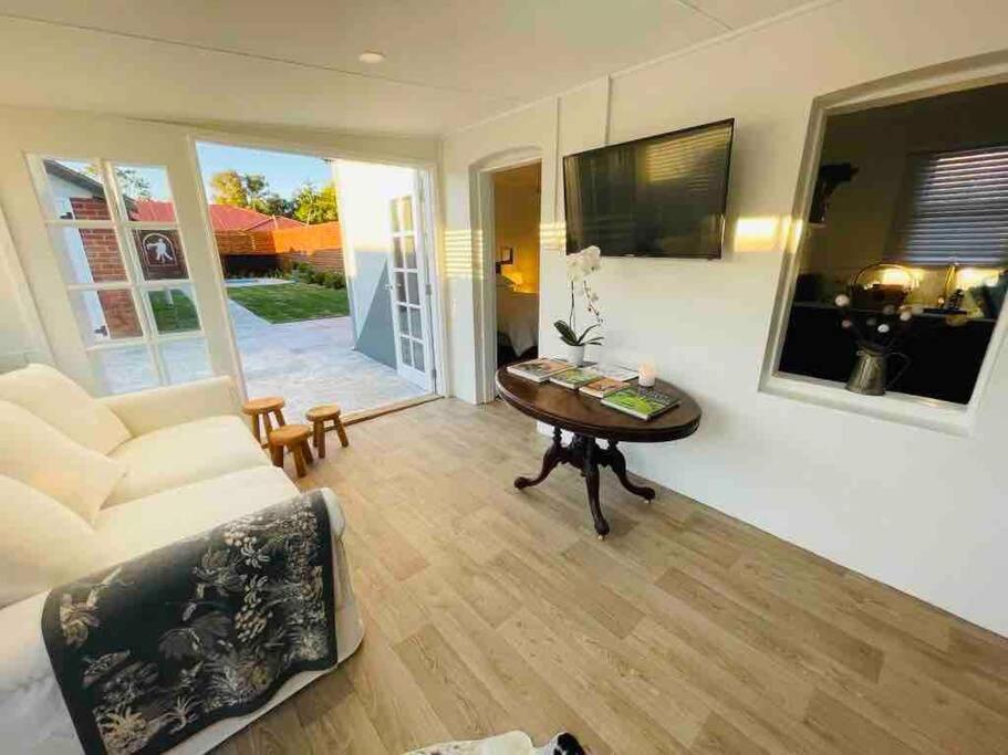 Macleay Cottage With Plunge Pool And Local Arts Dubbo Exterior photo