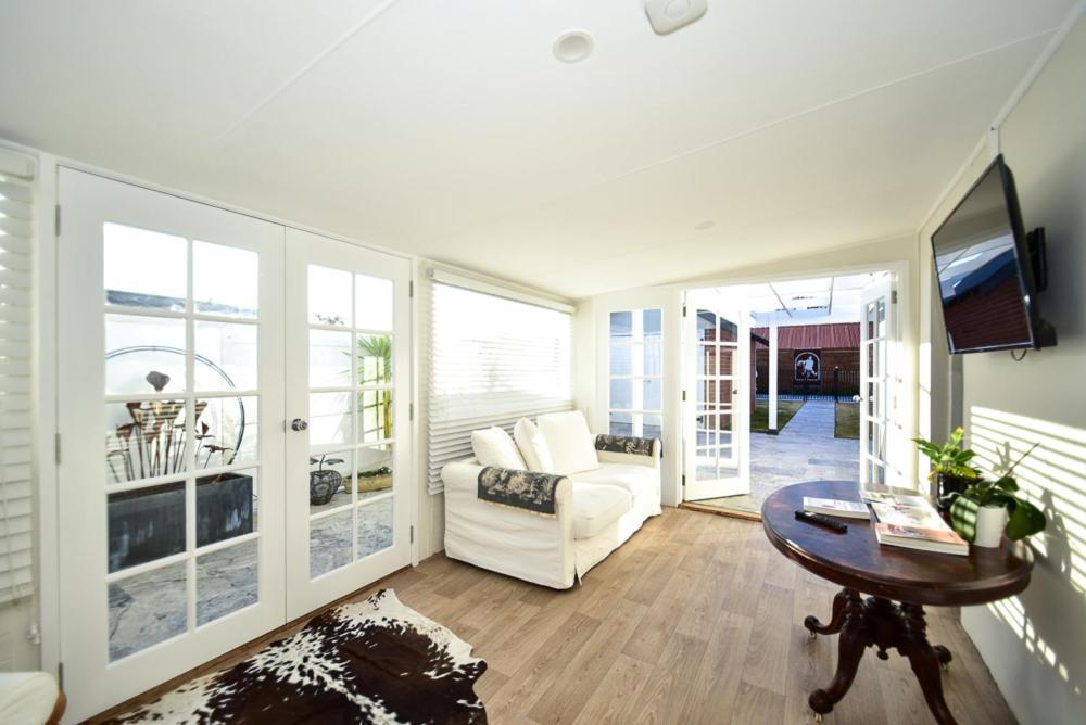 Macleay Cottage With Plunge Pool And Local Arts Dubbo Exterior photo