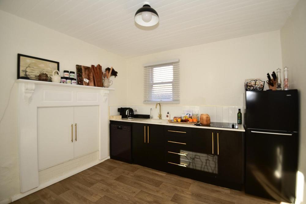 Macleay Cottage With Plunge Pool And Local Arts Dubbo Exterior photo