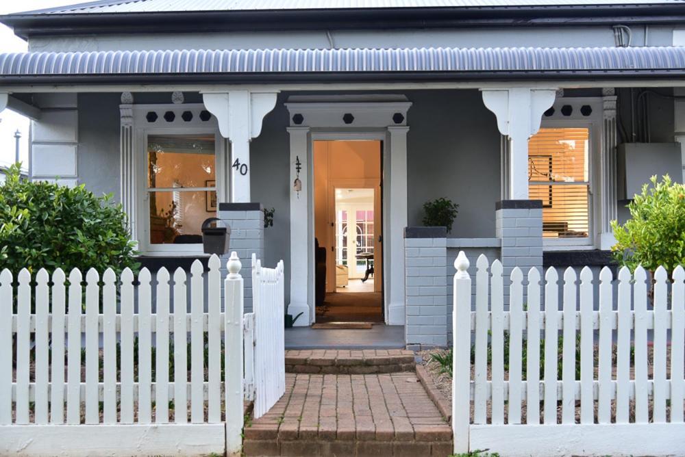 Macleay Cottage With Plunge Pool And Local Arts Dubbo Exterior photo